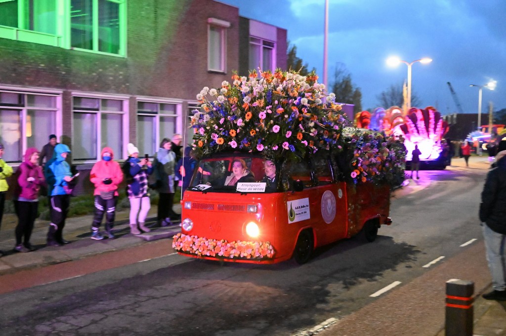 ../Images/Verlicht bloemencorso 2024 036.jpg